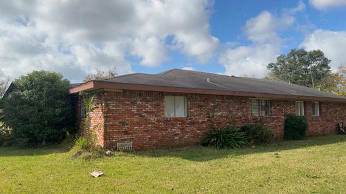 2005 S Gulfway Dr, Port Arthur, TX, 77640-4534 | Card Image