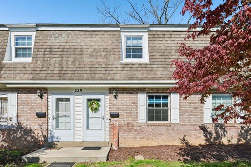 f-239 Whitestown Vlg, Butler, PA, 16001-6665 | Card Image