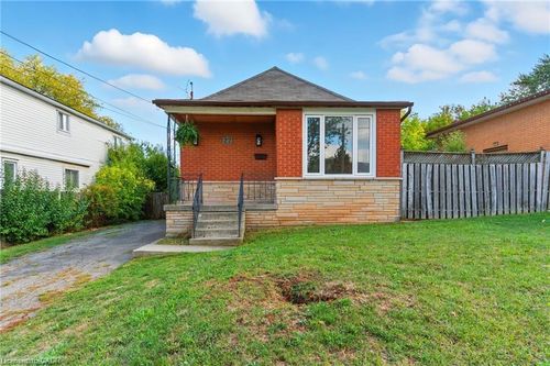 {{alt}} | Card Image