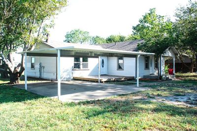 209 W Main Street, House other with 3 bedrooms, 2 bathrooms and null parking in Grandview TX | Image 2