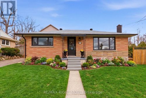 84 Brant St W, Orillia, ON, L3V3N9 | Card Image