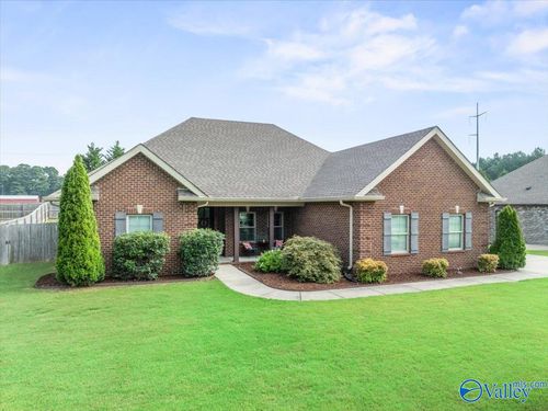 1613 Hartwig Ln Sw, Cullman, AL, 35055-1206 | Card Image