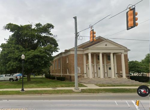 71 S Washington St, Oxford, MI, 48371-4979 | Card Image