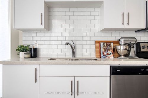 101-690 King St W, Kitchener, ON, N2H | Card Image