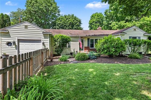 9 Poplar Dr, Rochester, NY, 14625-2109 | Card Image