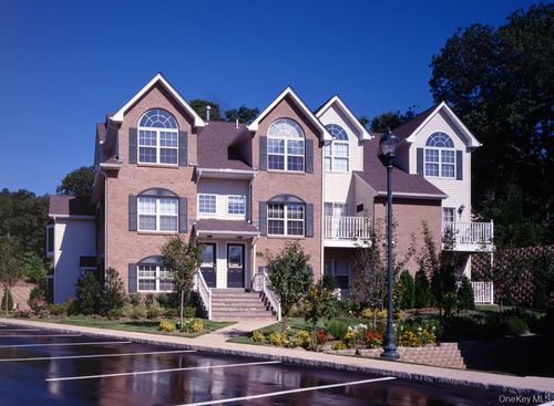 54-54 Pinnacle Dr, Port Jefferson, NY, 11777-2086 | Card Image