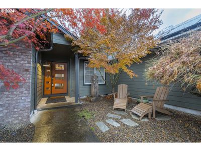 555 Edwards Dr, House other with 3 bedrooms, 2 bathrooms and 2 parking in Eugene OR | Image 1