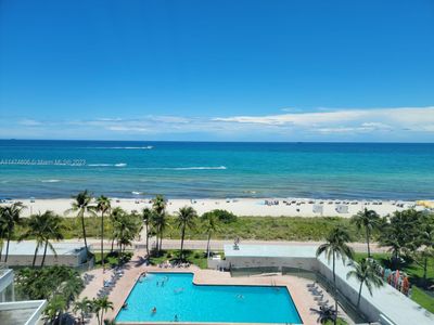 905 - 6345 Collins Ave, Condo with 0 bedrooms, 1 bathrooms and null parking in Miami Beach FL | Image 1