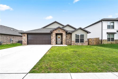 2041 Bluestem Dr, Centerton, AR, 72719-5103 | Card Image