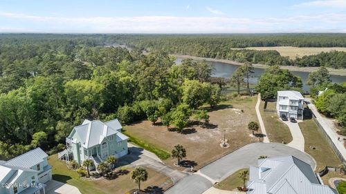 111 Key West Ln, Newport, NC, 28570-5214 | Card Image