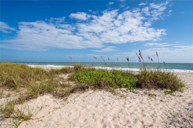 APT-7C - 3000 N Highway A1a, Condo with 3 bedrooms, 3 bathrooms and null parking in Hutchinson Island FL | Image 32