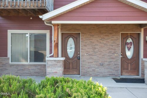 3512 33rd Ave W, Williston, ND, 58801-6938 | Card Image