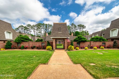 4-420 Saint Andrews Dr, Jackson, MS, 39211-2511 | Card Image