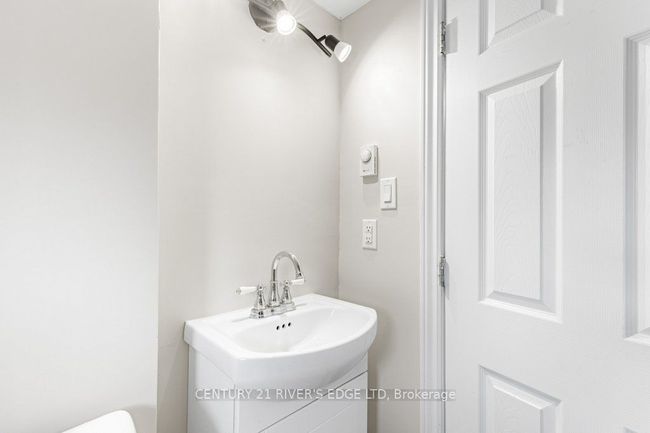 18 Main St E, House attached with 2 bedrooms, 1 bathrooms and null parking in Athens ON | Image 16