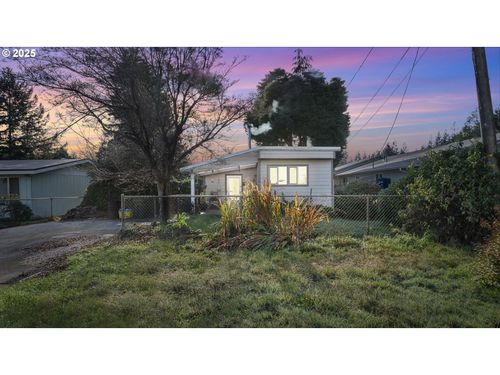 1735 Pennsylvania Ave, Coos Bay, OR, 97420-9261 | Card Image