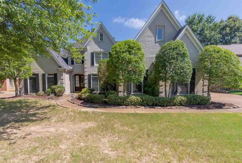 10208 Wynmanor Dr, Collierville, TN, 38017-8142 | Card Image