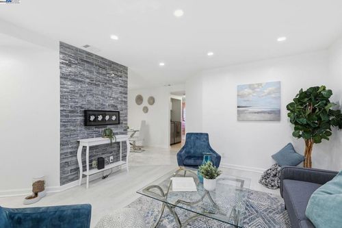 46762 Winema Cmn, Fremont, CA, 94539-7992 | Card Image