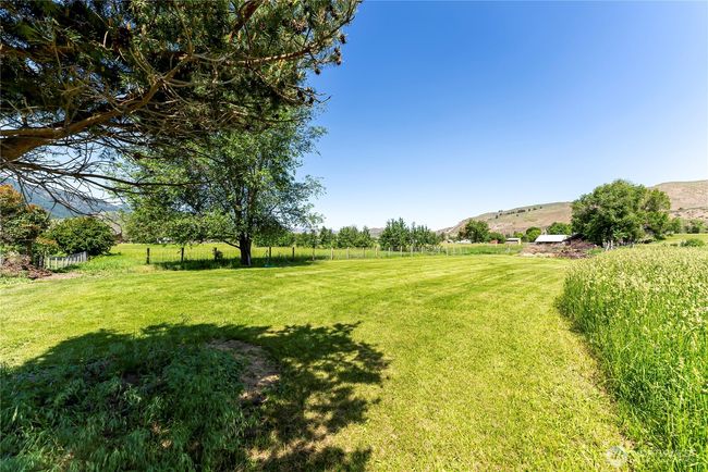 2992 State Route 153, House other with 3 bedrooms, 3 bathrooms and 2 parking in Twisp WA | Image 40