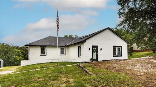 31213 W 161st St, Excelsior Springs, MO, 64024-5415 | Card Image