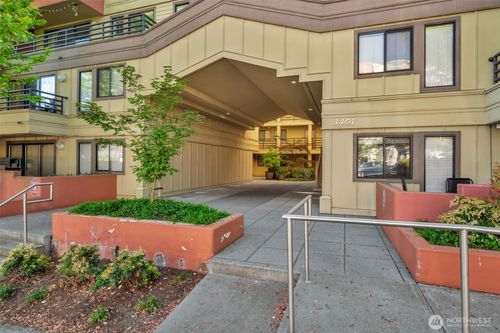 210-3401 Wallingford Avenue N, Seattle, WA, 98103 | Card Image