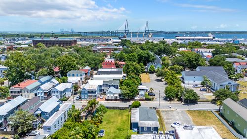 24 Hanover St, Charleston, SC, 29403-5515 | Card Image