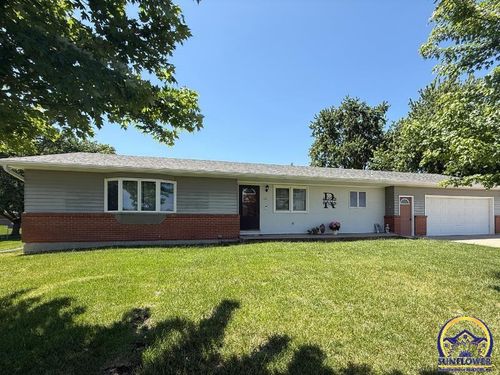 1004 N 4th St, Hiawatha, KS, 66434-1518 | Card Image