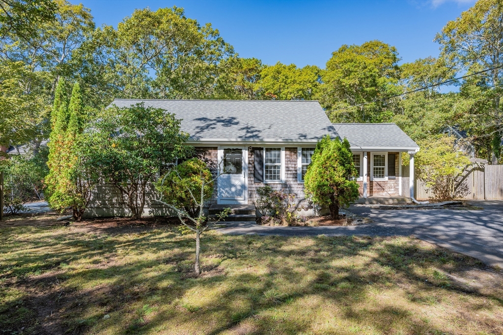Phinneys Ln, Centerville, MA 02632