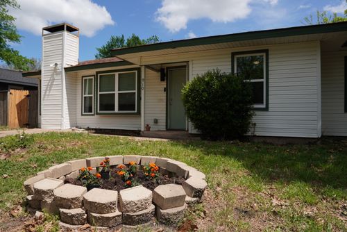 910 Pampa Dr, Mesquite, TX, 75149-5237 | Card Image