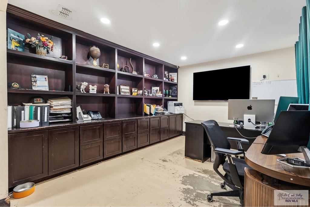 Commercial Sale in San Benito 4