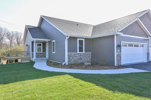 311 N Trailview Circle, Waterford, WI, 53185 | Card Image