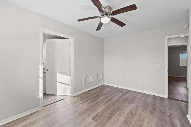 As you can see there is neutral wall colors throughout. | Image 12