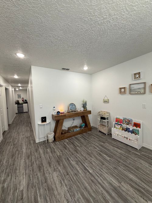 a-c-2325 N Main St, Clovis, NM, 88101-3513 | Card Image