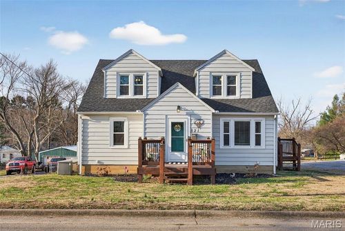 821 Old Cape Rd, Jackson, MO, 63755-2258 | Card Image