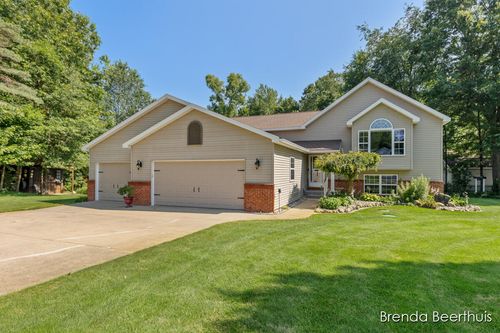 10901 Wildlife Dr, Greenville, MI, 48838-7138 | Card Image