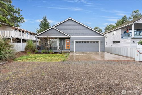 1208 195th St, Long Beach, WA, 98631-7039 | Card Image
