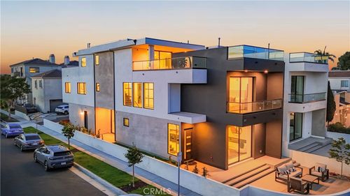 201 Indianapolis Ave, Huntington Beach, CA, 92648-4322 | Card Image