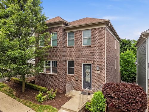 390 Bradley St, Mt Washington, PA, 15211 | Card Image