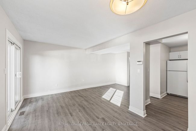 823 Datzell Lane, Condo with 3 bedrooms, 2 bathrooms and 1 parking in Kingston ON | Image 9
