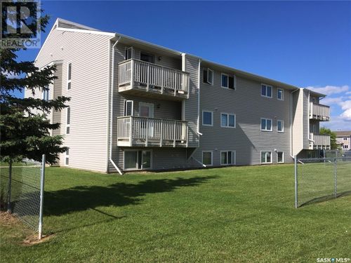104-3094 5th Ave E, Prince Albert, SK, S6V6Z9 | Card Image