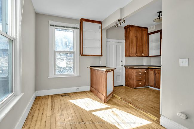 617 Aylmer St N, House other with 3 bedrooms, 2 bathrooms and 2 parking in Peterborough ON | Image 8