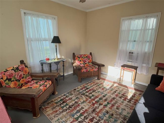 Bonus 11' x 11' Family Room | Image 34