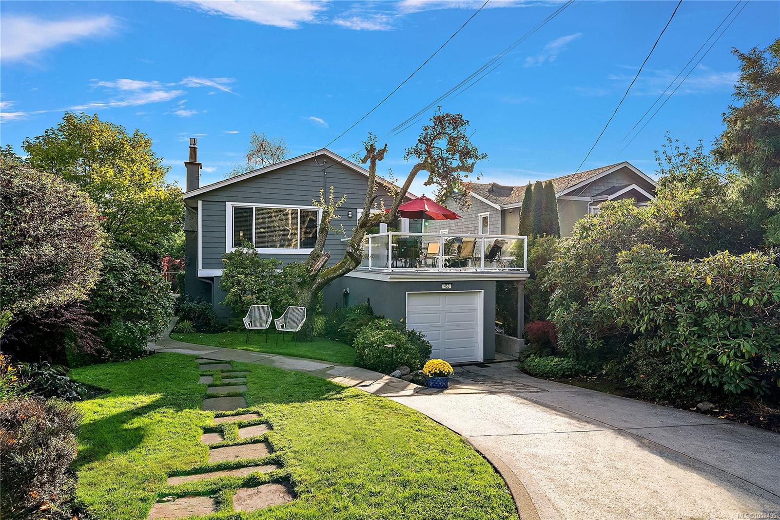 453 Monterey Ave, For Sale in Victoria - eXp Realty