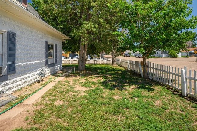 Side Yard | Image 5