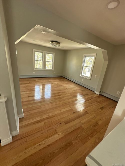 10708 132nd St, South Richmond Hill, NY, 11419-3118 | Card Image