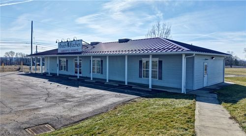14232 Lincoln Way E, Dalton, OH, 44618-9717 | Card Image