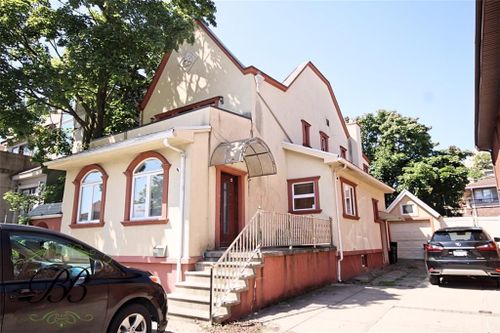 226 W End Ave, New York, NY, 10023-4800 | Card Image