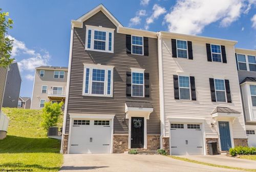 233 Stonehurst Dr, Morgantown, WV, 26501-7239 | Card Image