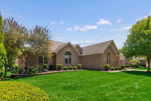 52688 Clinton Oak Ln, Shelby Township, MI, 48316-3772 | Card Image
