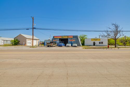 504 N Crockett Ave, Sonora, TX, 76950-6200 | Card Image