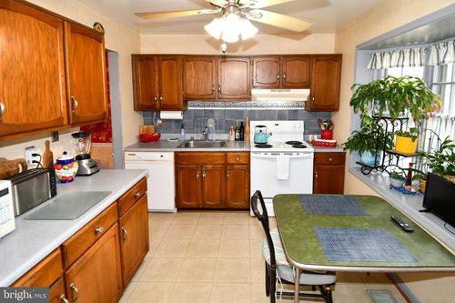 61 Oak Shade Rd, GAITHERSBURG, MD, 20878-1049 | Card Image